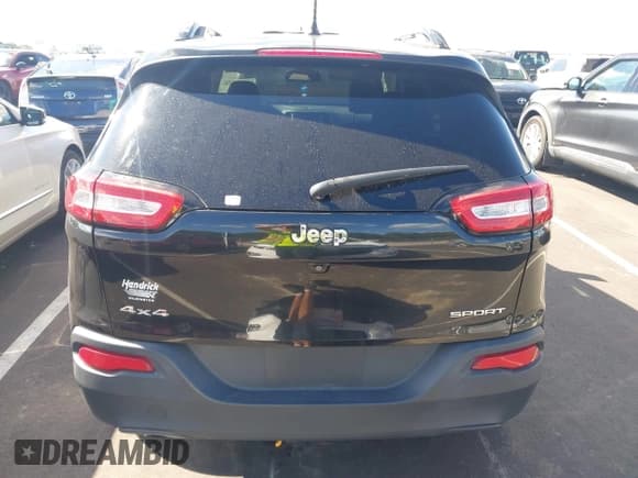 ✅ 2016 Jeep Cherokee Sport • VIN: 1C4PJMAB4GW286087 • Lot: 43340475. Listed on IAAI with 101,228 mi. Free auction sales archive from the USA and detailed vehicle history report at DreamBid. Image 16.