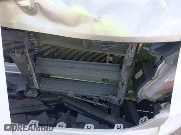 ✅ 2019 Chevrolet Colorado 2WD Work Truck • VIN: 1GCGSBEA7K1199177 • Lot: 41622091. Wystawiony na IAAI z przebiegiem 105 231 mil. Bezpłatny archiwum sprzedaży aukcyjnych z USA i szczegółowy raport historii pojazdu na DreamBid. Zdjęcie 6.