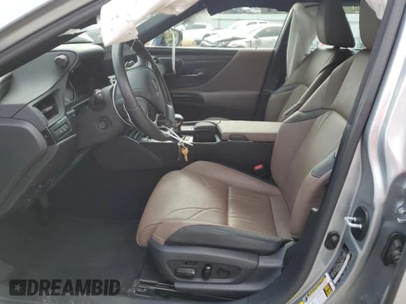 ✅ 2022 Lexus ES 350 Ultra Luxury • VIN: 58AFZ1B18NU134111 • Lot: 83103114. Listed on Copart with 9,439 mi. Free auction sales archive from the USA and detailed vehicle history report at DreamBid. Image 7.
