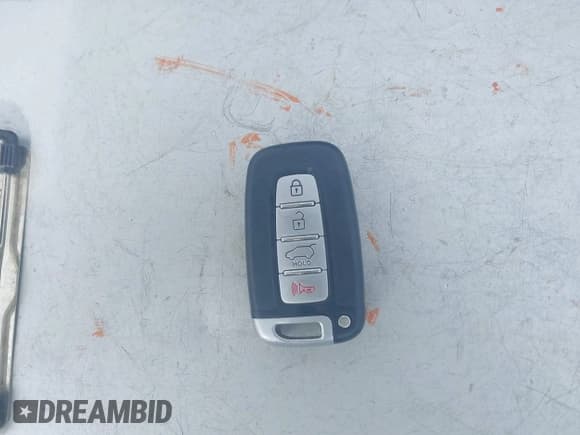 ✅ 2012 Kia Sorento EX • VIN: 5XYKUDA21CG235090 • Lot: 42386362. Listed on IAAI with 163,595 mi. Free auction sales archive from the USA and detailed vehicle history report at DreamBid. Image 11.