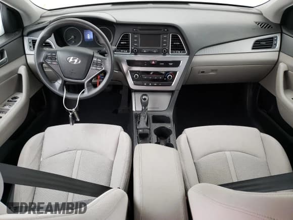 ✅ 2015 Hyundai Sonata SE • VIN: 5NPE24AF5FH181473 • Лот: 72690002. Опубликован ранее на Copart с пробегом 85 306 миль. Бесплатный доступ к архиву аукционных продаж из США и подробный отчёт об истории автомобиля на DreamBid. Изображение 8.