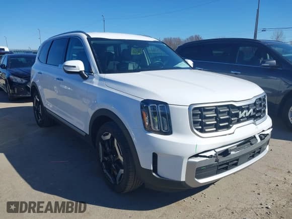 ✅ 2023 Kia Telluride S • VIN: 5XYP6DGCXPG347098 • Lot: 41785572. Listed on IAAI with 20,821 mi. Free auction sales archive from the USA and detailed vehicle history report at DreamBid. Image 1.