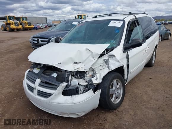 ✅ 2005 Dodge Caravan SXT • VIN: 2D4GP44L95R404212 • Lot: 41807526. Listed on IAAI with Not provided. Free auction sales archive from the USA and detailed vehicle history report at DreamBid. Image 6.