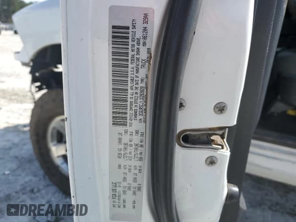 ✅ 2018 Ram 2500 Tradesman • VIN: 3C6UR5CJ1JG283828 • Lot: 82268885. Wystawiony na Copart z przebiegiem 213 583 mil. Bezpłatny archiwum sprzedaży aukcyjnych z USA i szczegółowy raport historii pojazdu na DreamBid. Zdjęcie 12.