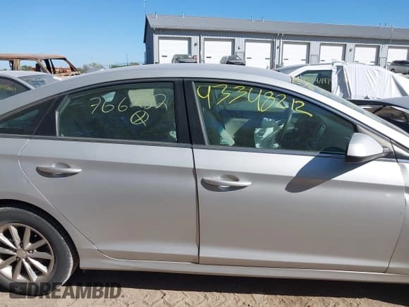 ✅ 2019 Hyundai Sonata SE • VIN: 5NPE24AF2KH796282 • Лот: 43348212. Опубликован ранее на IAAI с пробегом 75 515 миль. Бесплатный доступ к архиву аукционных продаж из США и подробный отчёт об истории автомобиля на DreamBid. Изображение 12.