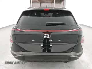 2025 Hyundai Kona SEL with VIN KM8HB3AB0SU218817, listed as a Copart auction lot 41648565 with 2,601 mi miles and Salvage title. Bid and sale history available at DreamBid. Image 6.