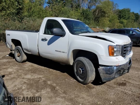✅ 2007 GMC Sierra 2500HD Work Truck • VIN: 1GTHC24KX7E517112 • Лот: 72318854. Опубликован ранее на Copart с пробегом 192 549 миль. Бесплатный доступ к архиву аукционных продаж из США и подробный отчёт об истории автомобиля на DreamBid. Изображение 4.