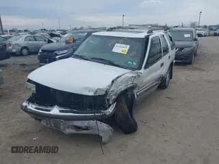 ✅ 2000 Chevrolet Blazer LT • VIN: 1GNDT13W9Y2361409 • Lot: 41682859. Wystawiony na IAAI z przebiegiem 139 265 mil. Bezpłatny archiwum sprzedaży aukcyjnych z USA i szczegółowy raport historii pojazdu na DreamBid. Zdjęcie 6.