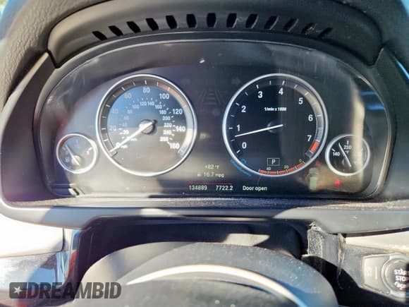 ✅ 2017 BMW X5 sDrive35i • VIN: 5UXKR2C36H0X03404 • Lot: 91397655. Wystawiony na Copart z przebiegiem 134 889 mil. Bezpłatny archiwum sprzedaży aukcyjnych z USA i szczegółowy raport historii pojazdu na DreamBid. Zdjęcie 9.