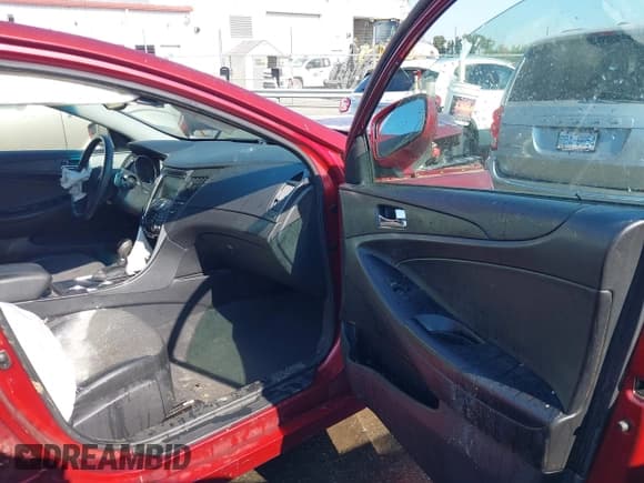 ✅ 2012 Hyundai Sonata Limited • VIN: 5NPEC4AB8CH432024 • Lot: 43265742. Listed on IAAI with 157,648 mi. Free auction sales archive from the USA and detailed vehicle history report at DreamBid. Image 5.