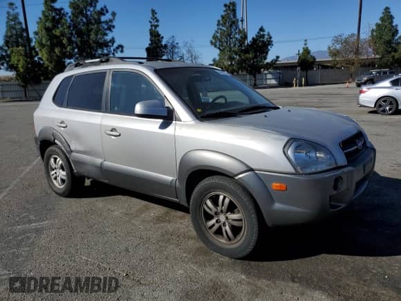 2006 Hyundai Tucson GLS z VIN KM8JN12D16U374609, wystawiony jako Copart lot #84460574 z przebiegiem 189 705 mil mil oraz Szkoda całkowita • Salvage title. Historia ofert i sprzedaży dostępna na DreamBid. Obrazek 4.
