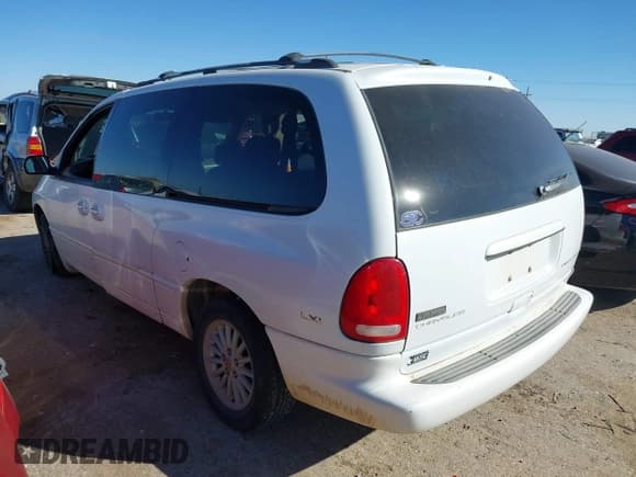 ✅ 1999 Chrysler Town & Country LX • VIN: 1C4GP54L0XB898500 • Lot: 43650504. Listed on IAAI with 305,025 mi. Free auction sales archive from the USA and detailed vehicle history report at DreamBid. Image 3.