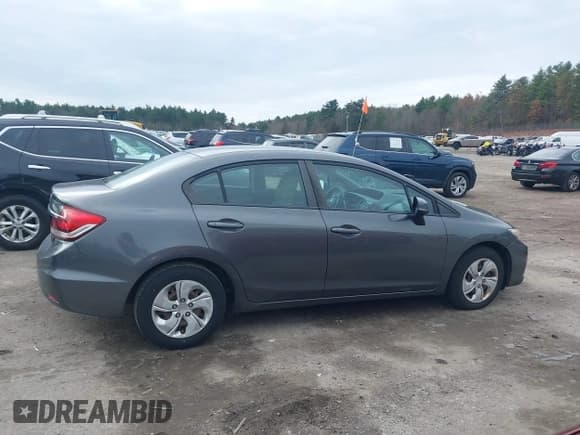 ✅ 2013 Honda Civic LX • VIN: 2HGFB2F55DH579525 • Лот: 43695737. Опубликован ранее на IAAI с пробегом 391 099 миль. Бесплатный доступ к архиву аукционных продаж из США и подробный отчёт об истории автомобиля на DreamBid. Изображение 13.