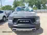 2020 Ram 1500 Rebel z VIN 1C6SRFLM8LN202602, wystawiony jako IAAI lot #42585757 z przebiegiem 46 177 mil mil oraz . Historia ofert i sprzedaży dostępna na DreamBid. Obrazek 12.