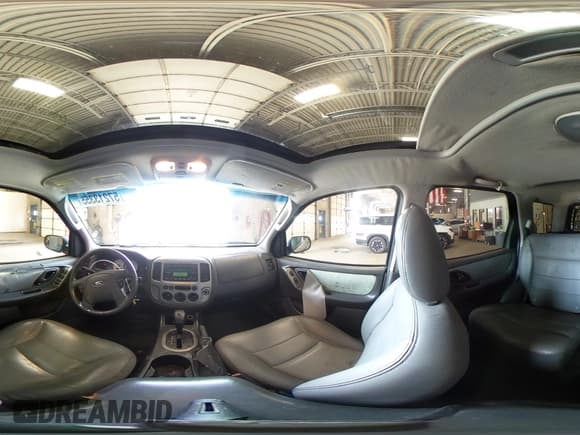 ✅ 2005 Ford Escape XLT • VIN: 1FMYU93155DA15668 • Lot: 57213355. Listed on Copart with 194,147 mi. Free auction sales archive from the USA and detailed vehicle history report at DreamBid. Image 15.