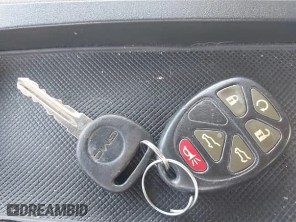 ✅ 2010 GMC Yukon SLT • VIN: 1GKUKCE02AR282018 • Lot: 42873586. Listed on IAAI with 200,205 mi. Free auction sales archive from the USA and detailed vehicle history report at DreamBid. Image 11.