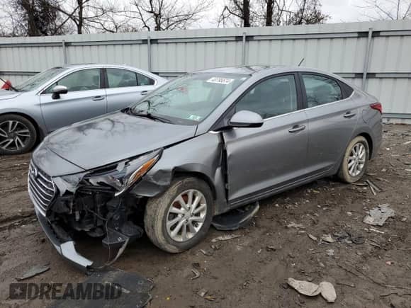 2021 Hyundai Accent SE z VIN 3KPC24A66ME134249, wystawiony jako Copart lot #40795574 z przebiegiem 61 554 mil mil oraz . Historia ofert i sprzedaży dostępna na DreamBid. Obrazek 1.