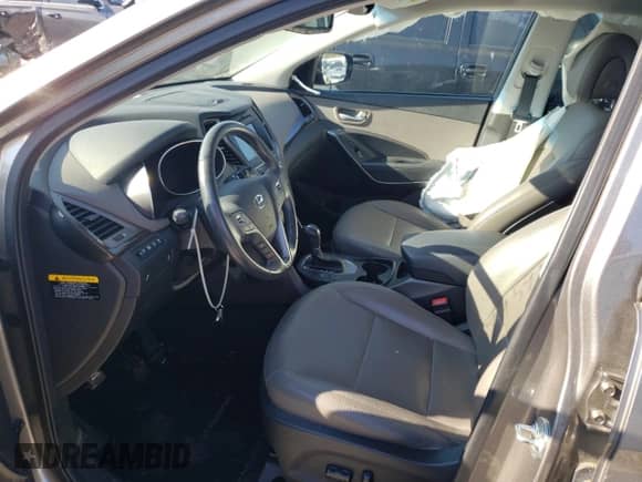 ✅ 2017 Hyundai Santa Fe 2.4L • VIN: 5NMZUDLB3HH023333 • Lot: 44595083. Wystawiony na Copart z przebiegiem 80 385 mil mil. Skorzystaj z bezpłatnego archiwum sprzedaży aukcyjnych z USA i zobacz szczegółowy raport historii pojazdu na DreamBid. Zdjęcie 7.