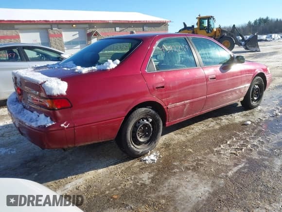 ✅ 1998 Toyota Camry LE • VIN: 4T1BG22K6WU378156 • Lot: 43827369. Listed on IAAI with 83,774 mi. Free auction sales archive from the USA and detailed vehicle history report at DreamBid. Image 4.