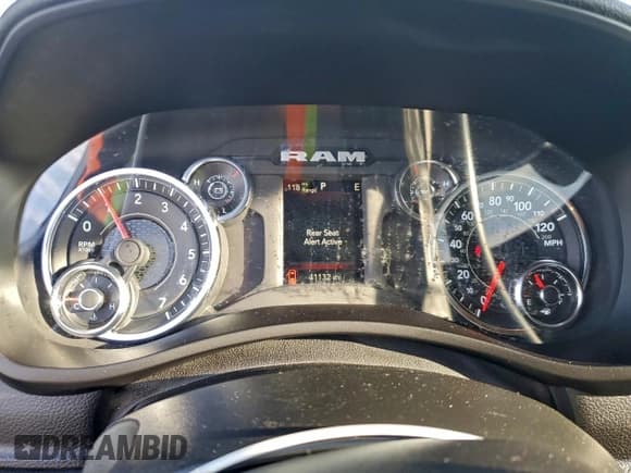 ✅ 2024 Ram 2500 Big Horn • VIN: 3C6UR5DJ4RG233130 • Lot: 96061885. Listed on Copart with 41,132 mi. Free auction sales archive from the USA and detailed vehicle history report at DreamBid. Image 9.