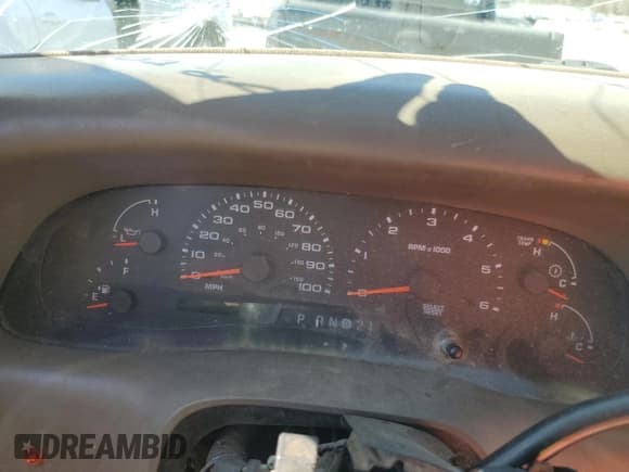 ✅ 2003 Ford F-250 XL • VIN: 1FTNW21L33ED36497 • Lot: 83828914. Wystawiony na Copart z przebiegiem Nie podano. Bezpłatny archiwum sprzedaży aukcyjnych z USA i szczegółowy raport historii pojazdu na DreamBid. Zdjęcie 9.