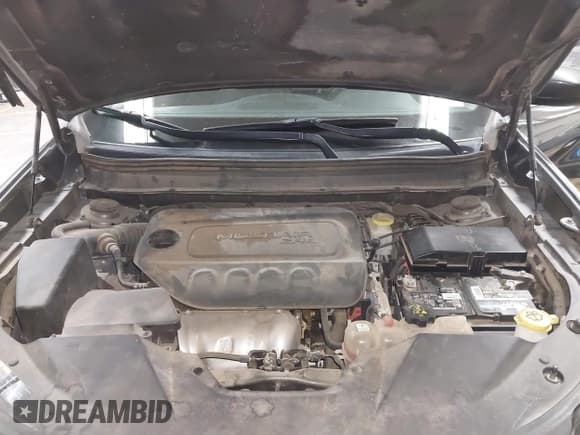 ✅ 2019 Jeep Cherokee Latitude Plus • VIN: 1C4PJMLB0KD254058 • Lot: 43722511. Wystawiony na IAAI z przebiegiem 129 093 mil. Bezpłatny archiwum sprzedaży aukcyjnych z USA i szczegółowy raport historii pojazdu na DreamBid. Zdjęcie 10.