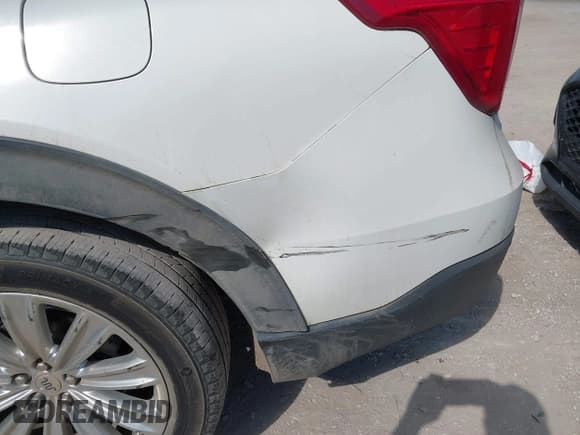 ✅ 2022 Ford Explorer King Ranch • VIN: 1FM5K8LC7NGA12869 • Lot: 40544742. Wystawiony na IAAI z przebiegiem 37 301 mil. Bezpłatny archiwum sprzedaży aukcyjnych z USA i szczegółowy raport historii pojazdu na DreamBid. Zdjęcie 18.