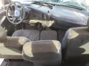 ✅ 2000 Chevrolet Silverado 1500 • VIN: 2GCEC19W1Y1396790 • Лот: 73387324. Опубликован ранее на Copart с пробегом 348 603 миль. Бесплатный доступ к архиву аукционных продаж из США и подробный отчёт об истории автомобиля на DreamBid. Изображение 8.