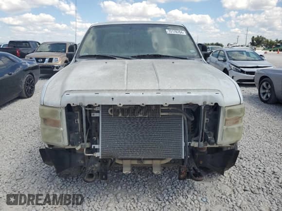 ✅ 2009 Ford F-250 XL • VIN: 1FTNX20579EA28886 • Lot: 72176784. Wystawiony na Copart z przebiegiem 183 992 mil. Bezpłatny archiwum sprzedaży aukcyjnych z USA i szczegółowy raport historii pojazdu na DreamBid. Zdjęcie 5.