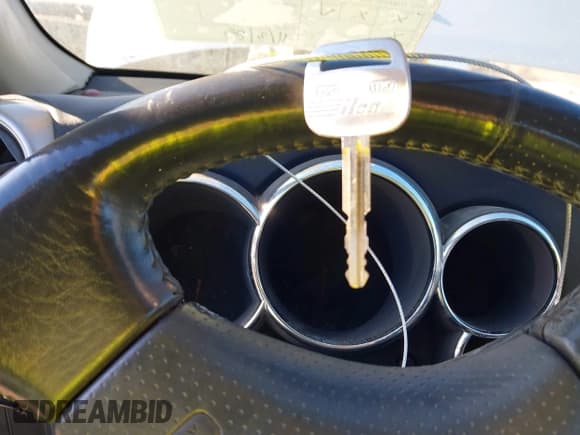 ✅ 2004 Toyota Matrix XR • VIN: 2T1KR32E94C315951 • Lot: 43605810. Listed on IAAI with 258,205 mi. Free auction sales archive from the USA and detailed vehicle history report at DreamBid. Image 11.