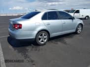 ✅ 2008 Volkswagen Jetta SE • VIN: 3VWRZ71K18M191083 • Lot: 42409687. Wystawiony na IAAI z przebiegiem 184 389 mil. Bezpłatny archiwum sprzedaży aukcyjnych z USA i szczegółowy raport historii pojazdu na DreamBid. Zdjęcie 4.