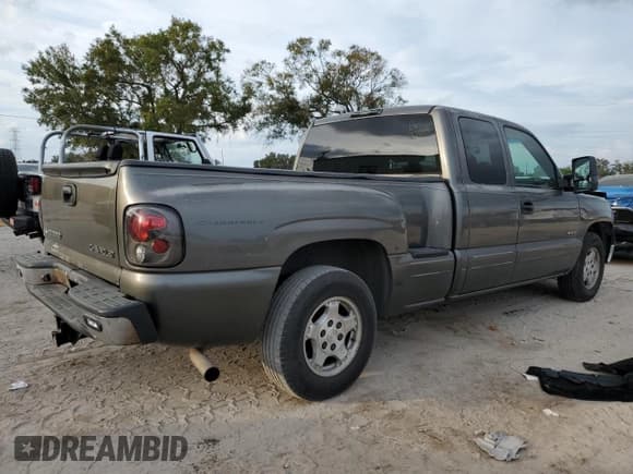 ✅ 2002 Chevrolet Silverado 1500 LS • VIN: 2GCEC19T621278697 • Лот: 77357004. Опубликован ранее на Copart с пробегом 182 522 миль. Бесплатный доступ к архиву аукционных продаж из США и подробный отчёт об истории автомобиля на DreamBid. Изображение 3.