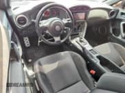 ✅ 2020 Toyota 86 • VIN: JF1ZNAA19L8754063 • Lot: 62195505. Wystawiony na Copart z przebiegiem 68 581 mil. Bezpłatny archiwum sprzedaży aukcyjnych z USA i szczegółowy raport historii pojazdu na DreamBid. Zdjęcie 8.