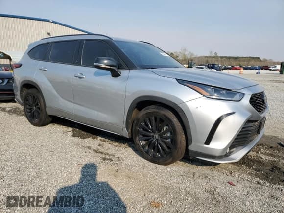 ✅ 2024 Toyota Highlander LE • VIN: 5TDKDRBH3RS531904 • Лот: 50995985. Опубликован ранее на Copart с пробегом 12 408 миль. Бесплатный доступ к архиву аукционных продаж из США и подробный отчёт об истории автомобиля на DreamBid. Изображение 6.