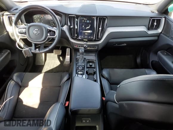 ✅ 2019 Volvo XC60 R-Design • VIN: LYVA22RM8KB219908 • Lot: 48925045. Listed on Copart with 58,991 mi. Free auction sales archive from the USA and detailed vehicle history report at DreamBid. Image 8.
