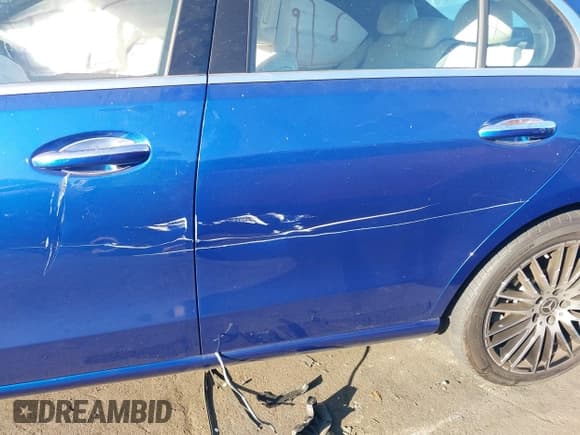 ✅ 2024 Mercedes-Benz C 300 • VIN: W1KAF4GB1RR185434 • Lot: 42652202. Wystawiony na IAAI z przebiegiem 19 119 mil. Bezpłatny archiwum sprzedaży aukcyjnych z USA i szczegółowy raport historii pojazdu na DreamBid. Zdjęcie 18.