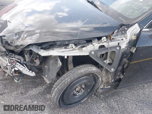 ✅ 2014 Lexus IS 350 • VIN: JTHBE1D26E5002095 • Lot: 42398931. Listed on IAAI with 96,851 mi. Free auction sales archive from the USA and detailed vehicle history report at DreamBid. Image 18.