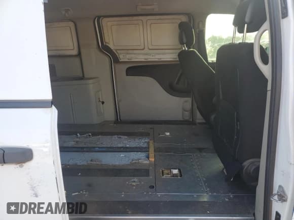 ✅ 2015 Ram Cargo Van Tradesman • VIN: 2C4JRGAG1FR587337 • Lot: 77254454. Wystawiony na Copart z przebiegiem 132 523 mil. Bezpłatny archiwum sprzedaży aukcyjnych z USA i szczegółowy raport historii pojazdu na DreamBid. Zdjęcie 11.