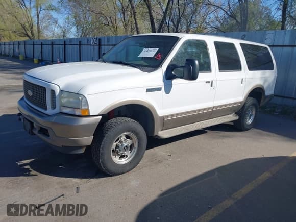 ✅ 2003 Ford Excursion Eddie Bauer • VIN: 1FMSU45PX3EB55961 • Лот: 42024840. Опубликован ранее на IAAI с пробегом 284 158 миль. Бесплатный доступ к архиву аукционных продаж из США и подробный отчёт об истории автомобиля на DreamBid. Изображение 2.
