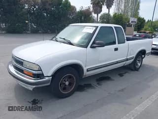 ✅ 1998 Chevrolet S-10 LS • VIN: 1GCCS19X0W8119240 • Лот: 42054670. Опубликован ранее на IAAI с пробегом 183 137 миль. Бесплатный доступ к архиву аукционных продаж из США и подробный отчёт об истории автомобиля на DreamBid. Изображение 2.