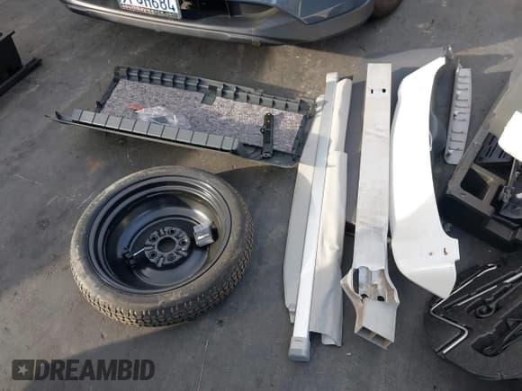 ✅ 2014 Toyota Prius Two • VIN: JTDZN3EU8E3341058 • Лот: 43725999. Опубликован ранее на IAAI с пробегом 123 539 миль. Бесплатный доступ к архиву аукционных продаж из США и подробный отчёт об истории автомобиля на DreamBid. Изображение 19.