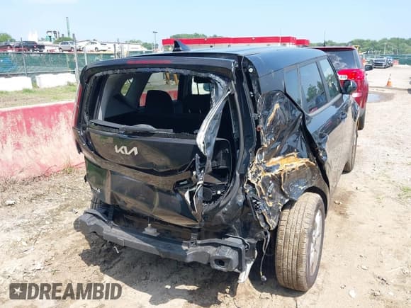 ✅ 2023 Kia Soul LX • VIN: KNDJ23AU6P7850380 • Lot: 42647275. Wystawiony na IAAI z przebiegiem 46 982 mil. Bezpłatny archiwum sprzedaży aukcyjnych z USA i szczegółowy raport historii pojazdu na DreamBid. Zdjęcie 6.