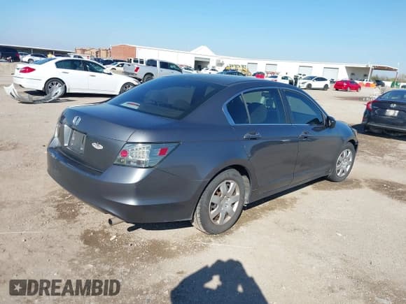 ✅ 2010 Honda Accord LX • VIN: 1HGCP2F32AA105108 • Лот: 43832853. Опубликован ранее на IAAI с пробегом 200 981 миль. Бесплатный доступ к архиву аукционных продаж из США и подробный отчёт об истории автомобиля на DreamBid. Изображение 4.