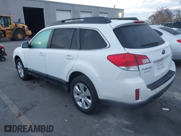 ✅ 2011 Subaru Outback Premium • VIN: 4S4BRBGC6B3418814 • Lot: 43731209. Listed on IAAI with 85,066 mi. Free auction sales archive from the USA and detailed vehicle history report at DreamBid. Image 3.