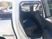 ✅ 2024 Toyota Tacoma SR • VIN: 3TYKD5HNXRT012357 • Lot: 43480271. Wystawiony na IAAI z przebiegiem 13 120 mil. Bezpłatny archiwum sprzedaży aukcyjnych z USA i szczegółowy raport historii pojazdu na DreamBid. Zdjęcie 8.