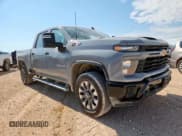 ✅ 2025 Chevrolet Silverado 2500HD Custom • VIN: 1GC4KMEY6SF208109 • Лот: 84414735. Опубликован ранее на Copart с пробегом 16 670 миль. Бесплатный доступ к архиву аукционных продаж из США и подробный отчёт об истории автомобиля на DreamBid. Изображение 4.