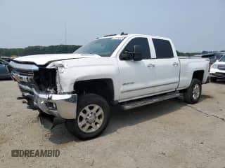 2015 Chevrolet Silverado 3500HD LTZ with VIN 1GC4K0E88FF164144, listed as a Copart auction lot 67179015 with 186,523 mi miles and Clean title. Bid and sale history available at DreamBid. Image 1.