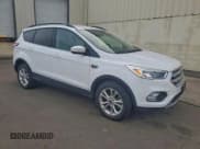✅ 2018 Ford Escape SE • VIN: 1FMCU9GD9JUD38307 • Лот: 93866345. Опубликован ранее на Copart с пробегом 66 289 миль. Бесплатный доступ к архиву аукционных продаж из США и подробный отчёт об истории автомобиля на DreamBid. Изображение 4.