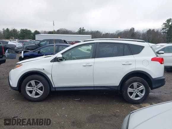 ✅ 2013 Toyota RAV4 XLE • VIN: JTMRFREV0DD005261 • Лот: 43741586. Опубликован ранее на IAAI с пробегом 159 549 миль. Бесплатный доступ к архиву аукционных продаж из США и подробный отчёт об истории автомобиля на DreamBid. Изображение 15.