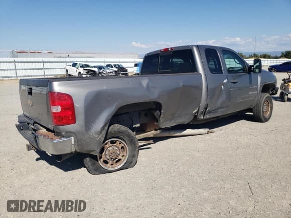 ✅ 2007 Chevrolet Silverado 2500HD 2LT • VIN: 1GCHK29607E590679 • Lot: 71999214. Wystawiony na Copart z przebiegiem 123 046 mil. Bezpłatny archiwum sprzedaży aukcyjnych z USA i szczegółowy raport historii pojazdu na DreamBid. Zdjęcie 3.